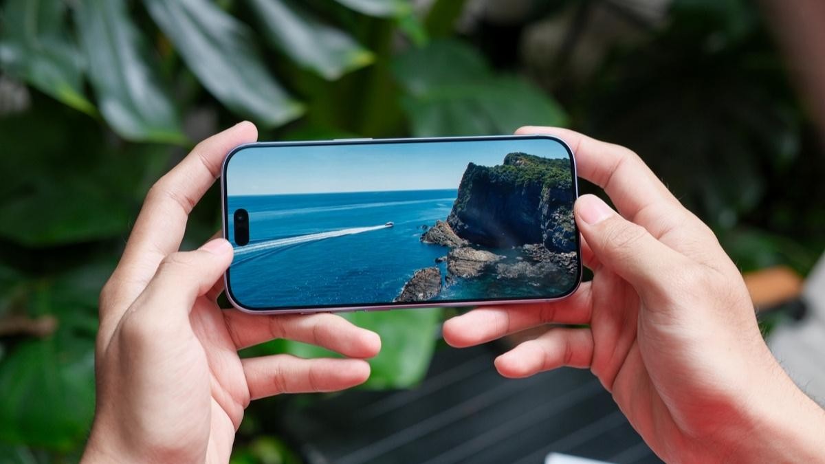 Description: Description: Một số lỗi màn hình trên iPhone 18 Pro
