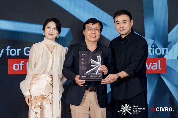 dai-dien-ban-to-chuc-trao-chung-nhan-cho-hiep-hoi-tke-vdas-1750923394.jpeg