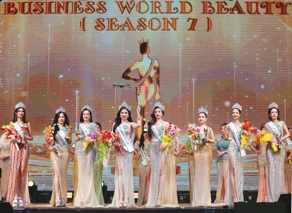 lucy-ha-chu-tich-kiem-ceo-tap-doan-tham-my-quoc-te-kathleen-luxury-dang-quang-hoa-hau-doanh-nhan-sac-dep-the-gioi-2025-1754368101.jpg