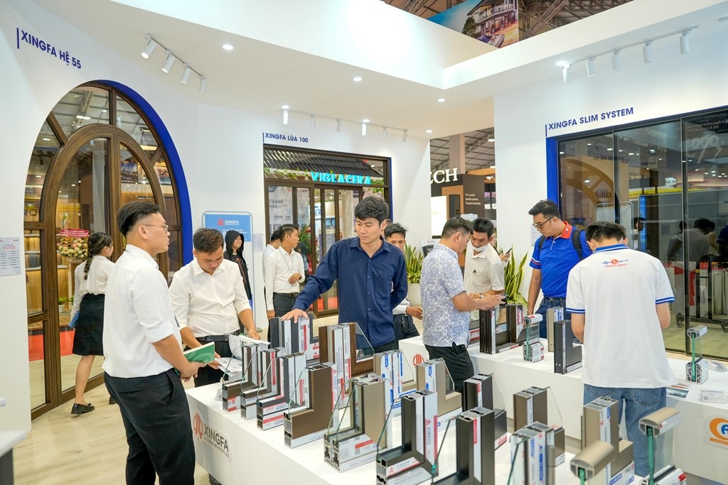 anh-3-khong-khi-nao-nhiet-tai-gian-hang-xingfa-trong-trien-lam-vietbuild-tphcm-2026-1782472329.jpg