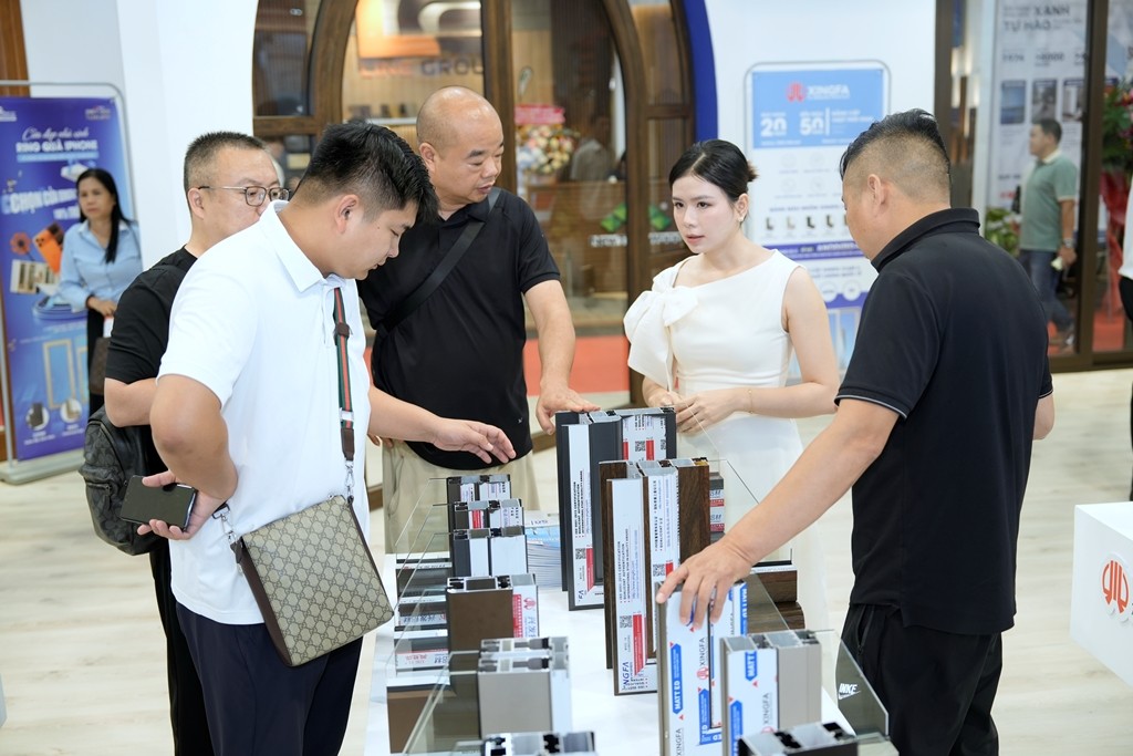 anh-5-tu-van-giai-phap-xingfa-luxury-tai-gian-hang-xingfa-1782468525.jpg