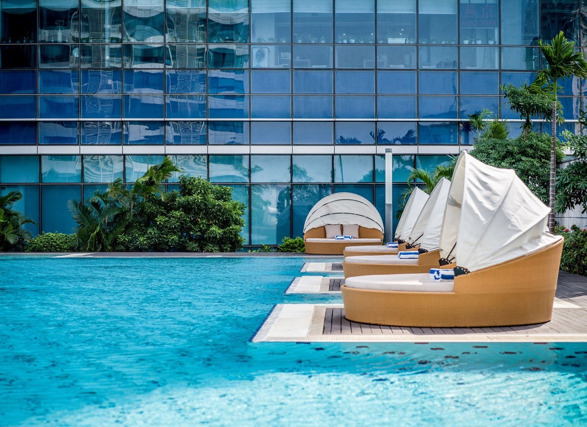 intercontinental-hanoi-swimming-pool-1784805493.jpg