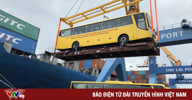 Xe bus thương hiệu Việt lần đầu tiên được xuất khẩu - Ảnh 1.