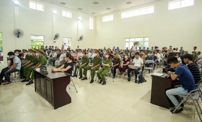 Tuyên phạt 12 tháng tù giam chủ quán nướng bắt thực khách quỳ xin lỗi ở Bắc Ninh - Ảnh 1.