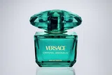 VERSACE CRYSTAL EMERALD: Vệt hương mê hoặc dưới ánh đèn tiệc đêm