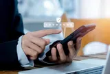 Vay tiền online qua mạng xã hội có an toàn không? Những dấu hiệu cần dừng ngay