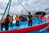 Quảng Ngãi: Lực lượng Biên phòng hỗ trợ ngư dân phòng chống bão số 13