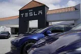 Tesla kỳ vọng vào robotaxi giữa lúc doanh số xe EV giảm mạnh