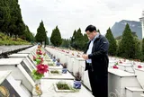 Phó Thủ tướng Nguyễn Chí Dũng dâng hương tưởng nhớ các liệt sĩ tại nghĩa trang Vị Xuyên