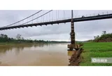 Cầu treo Bến Mươi bị xói lở sau mưa lũ, tiềm ẩn nguy cơ mất an toàn
