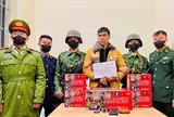 Bắt giữ đối tượng vận chuyển trái phép pháo hoa qua biên giới
