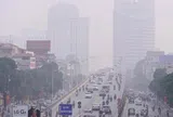 Chất lượng không khí Hà Nội có dấu hiệu “dễ thở” hơn, nhưng nhiều khu vực vẫn ở mức kém