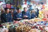 Kiểm tra công tác bình ổn thị trường tết Bính Ngọ 2026 tại Hà Nội