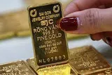 Giá vàng chiều nay 28/2: Người dân vẫn xếp hàng mua vào để tích trữ đầu năm