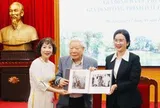 Khu Di tích Phủ Chủ tịch tiếp nhận tư liệu về Chủ tịch Hồ Chí Minh