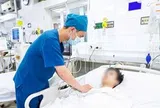 Điều trị thành công nam sinh 15 tuổi bị sốt xuất huyết biến chứng nặng hiếm gặp