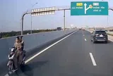 Vụ 2 thiếu nữ trẻ "đầu trần" phóng xe máy ngược chiều trên cao tốc: Phạt cả người lái lẫn chủ xe