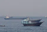 Thế bế tắc tại eo biển Hormuz khiến 20.000 thuyền viên mắc kẹt trên các tàu hàng