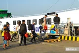 Hàng ngàn du khách ra đảo Phú Quý dịp Lễ 30/4 – 1/5 trải nghiệm đảo hoang sơ, Cảng vận tải Phan Thiết kín chỗ