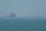 Mỹ cảnh báo các hãng vận tải không trả phí qua eo biển Hormuz