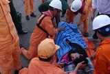Xuyên đêm cứu nạn khẩn cấp ngư dân Quảng Ngãi bị tai biến trên ngư trường