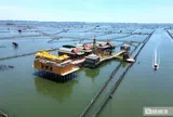 Ngắm mô hình cổng Ngọ Môn bằng tre độc đáo giữa hệ đầm phá lớn nhất Đông Nam Á