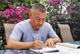 27 lần dự kỳ thi đại học khốc liệt nhất thế giới, thí sinh U60 gây bão mạng