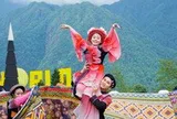 Đến Fansipan bay giữa ngàn hoa và phiêu cùng 'Chuyện tình Đỗ Quyên'