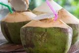 7 nhóm người "đại kỵ" với nước dừa, biết mà tránh kẻo rước hoạ