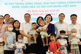 Phó Thủ tướng Phạm Thị Thanh Trà thăm bệnh nhi ung thư tại Bệnh viện Nhi đồng 2