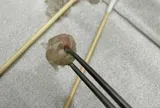 Bé gái 6 tuổi nhập viện khẩn cấp, bố mẹ "sốc" khi bác sĩ lấy ra thứ "đáng sợ" từ mũi con