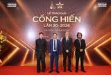 Chùm ảnh 'nóng bỏng' trên thảm đỏ 'Cống hiến'