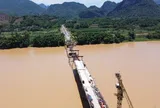 Cầu vượt sông Mã hơn 200 tỷ đồng khó về đích đúng hẹn vì vướng giải phóng tài sản công