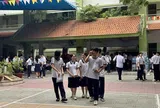 Đầu năm tìm trường