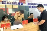 Người dân đăng ký, sang tên ô tô, xe máy cần chú ý quy định mới để không bị lừa