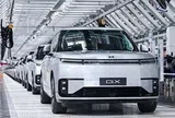 Hãng xe Trung Quốc sản xuất hàng loạt robotaxi, mở mặt trận mới với Tesla