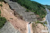 “Rùng mình” tay lái đi qua điểm sạt lở tại nút giao cao tốc La Sơn - Hòa Liên