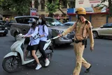 Từ 15/8 người từ 16 đến dưới 18 tuổi đi xe mô tô có thể bị phạt đến 600.000 đồng