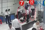 8 người phụ nữ bị bắt tại cửa khẩu vì giấu "thứ bị cấm" dưới váy