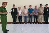 Lén san lấp bằng 800 tấn chất thải, 6 người bị bắt giữ