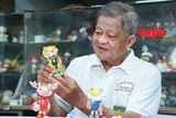 Thầy giáo U75 biến vỏ trứng thành linh vật World Cup 2026
