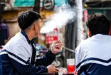 Kiểm tra căn cước, VNeID với người nghi dưới 18 tuổi mua thuốc lá