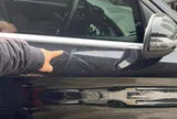 Người phụ nữ đập phá xe Mercedes GLC200 đỗ trước cửa nhà sắp hầu tòa