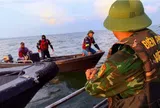 Vụ thuyền ngư dân gặp nạn trên biển: Tích cực tìm kiếm bé gái 2 tuổi mất tích