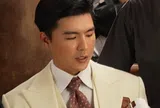 Steven Nguyễn "đổi màu" với vai diễn khôn khéo, lanh lợi và đầy toan tính