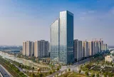 Tòa tháp gần 200m do Vingroup của tỷ phú Phạm Nhật Vượng xây dựng sở hữu 3.000 cảm biến, từng được vinh danh tại Mỹ, đạt tiêu chuẩn tương đương “đại bản doanh” của Apple, Intel