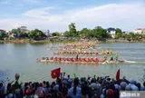 Sông Kiến Giang “dậy sóng” ngày Quốc khánh, hàng nghìn người reo hò cổ vũ