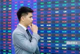 VN-Index có thể tiếp tục điều chỉnh, nhóm cổ phiếu lớn chịu áp lực bán