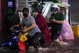 12 tuyến đường ở TPHCM ngập sau mưa lớn, có nơi ngập hơn 1 mét