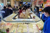 Giá vàng chiều nay (9/10): Tăng mạnh, "phố vàng" sôi động trở lại